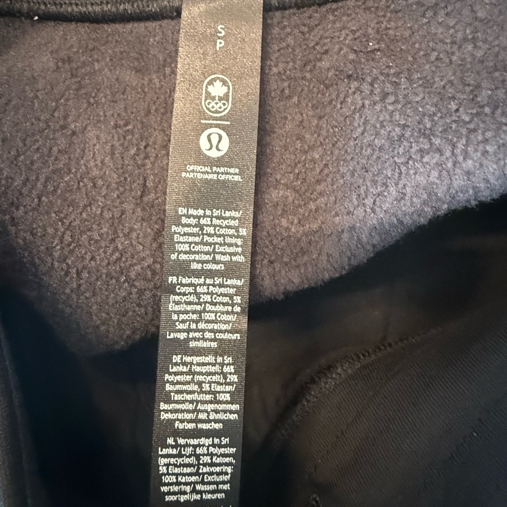 Women Canada Olympic 2026 Big Cozy Sweatpants Size Small - Picture 6 of 6